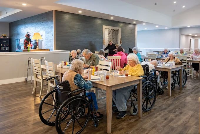 7 Signs It’s Time to Consider a Senior Living Community